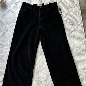 Universal threads women’s Black Corduroy Pants. Fall winter minimalist soft.